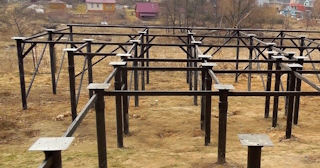 Свайный фундамент под ключ цена с установкой в Североуральске от 529 рублей/м2| установка свайного фундамента под дом под ключ недорого